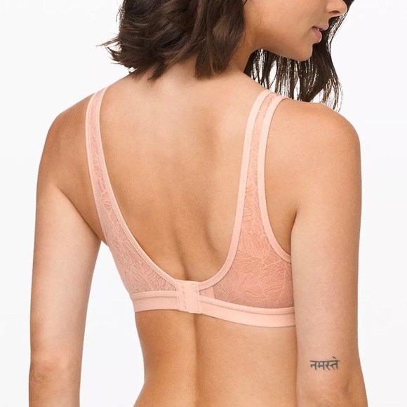 ⚡️SALE⚡️🖤Lululemon Shadow Mesh Bra Leaf - Picture 6 of 13